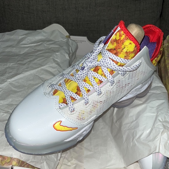 Flintstone x LeBron 19 Low \'Magic
Fruity Pebbles\'